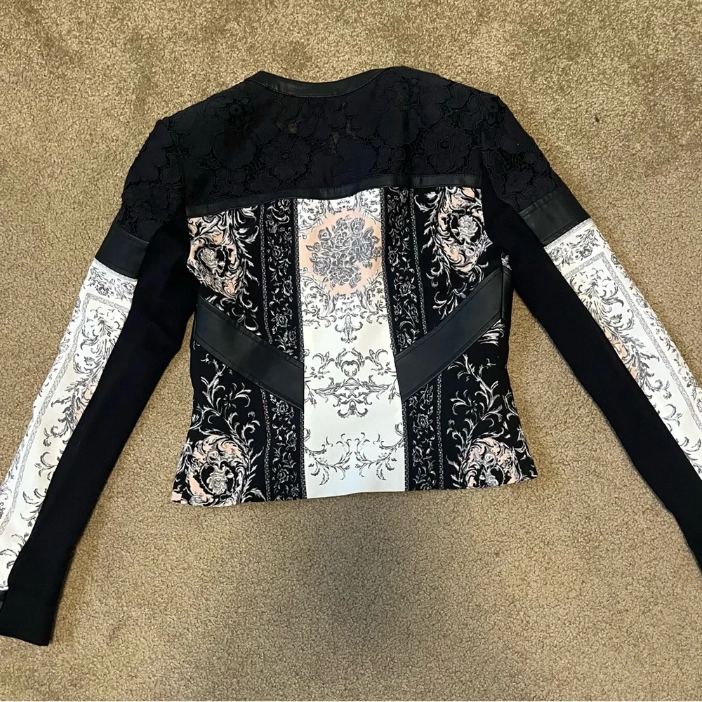 BCBGMaxAzria Black and White Patterned Blazer - Picture 4 of 5